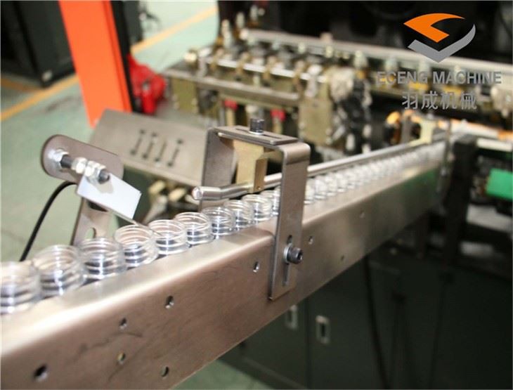 4 Cavity Automatic Bottle Blowing Machine