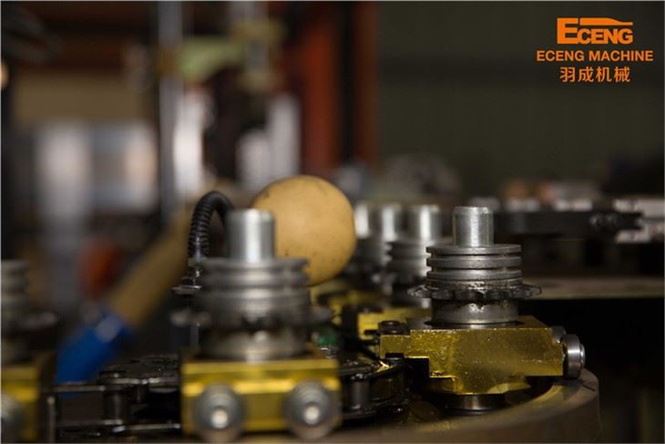 4 Cavity Automatic Bottle Blowing Machine